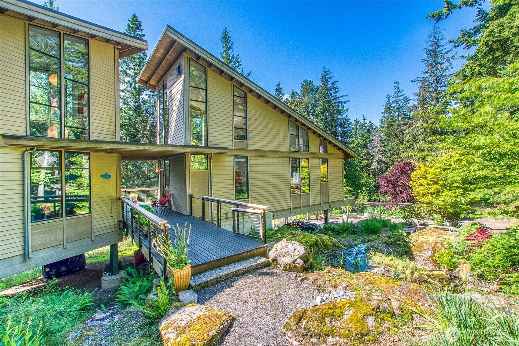 808 Pioneer Hill Road