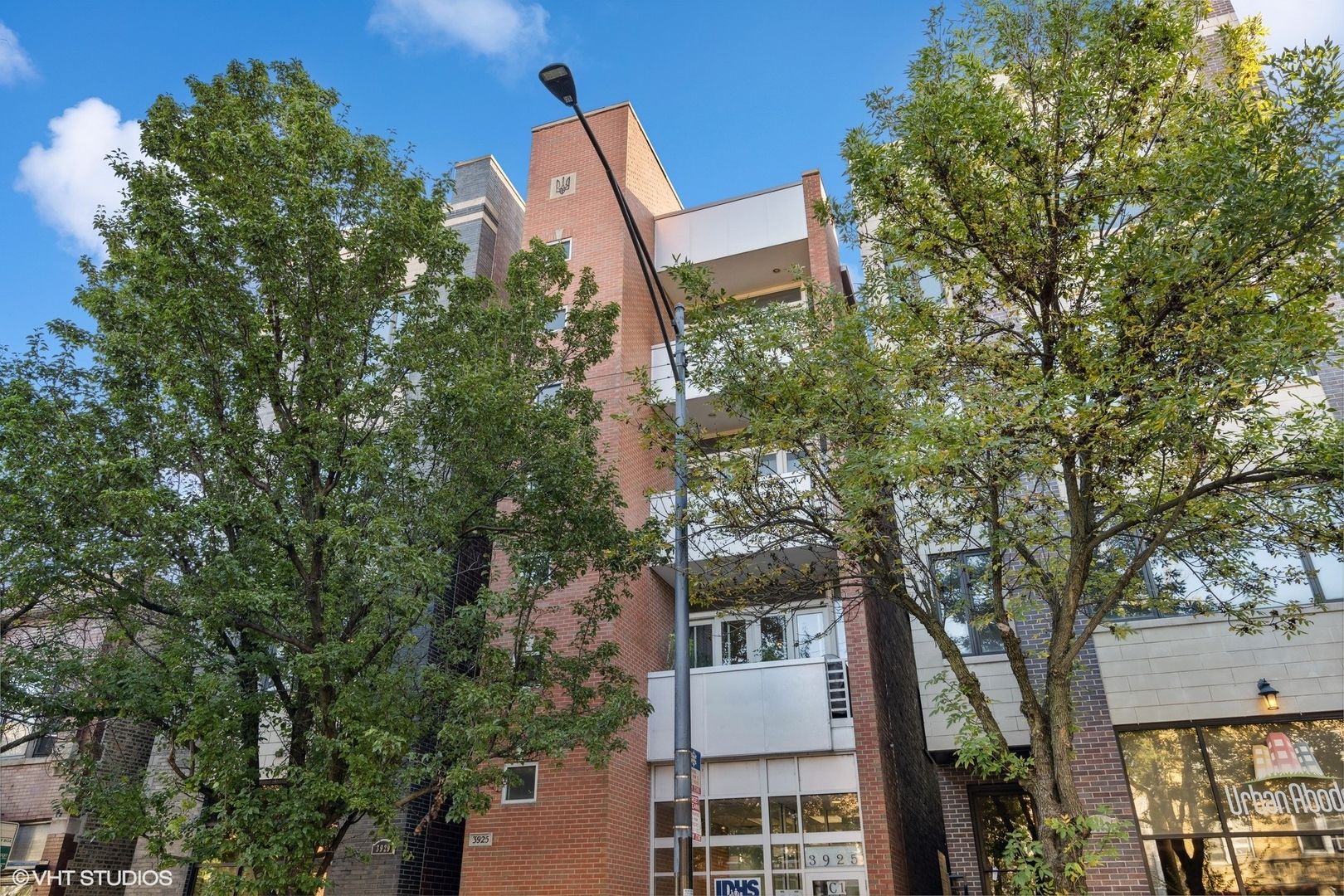 3925 N Ashland Avenue 4