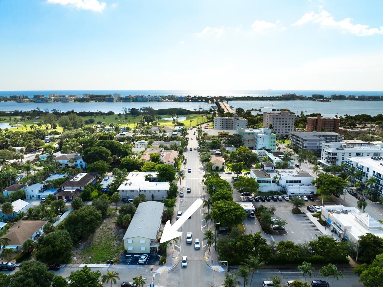 220 Lucerne Avenue 1