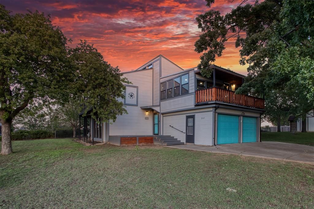 237 Runaway Bay Drive