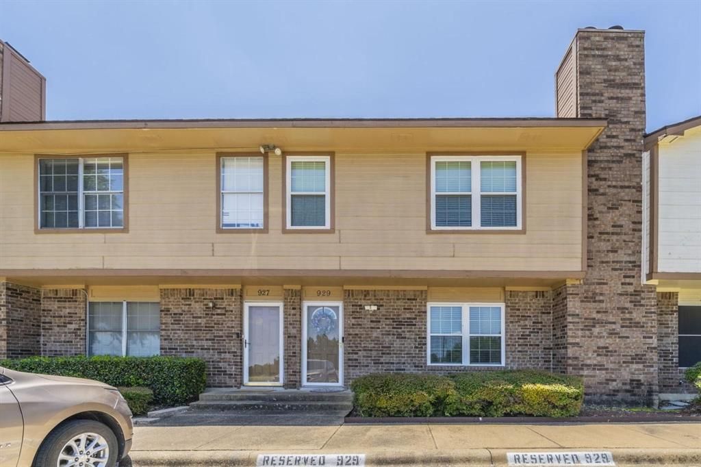 929 Vedral Place 929