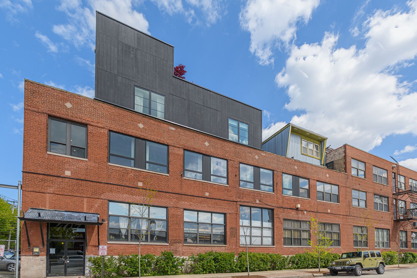 407 N Elizabeth Street 103