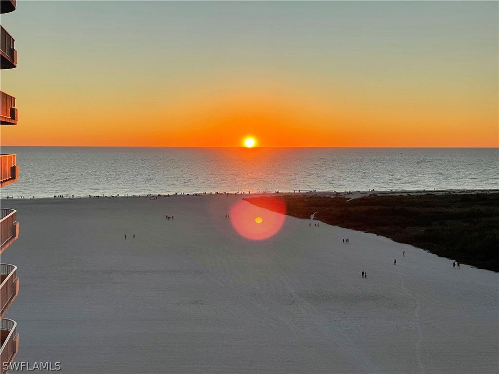 260 Seaview Court 1201