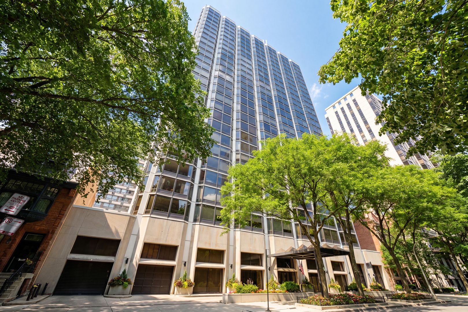 50 E Bellevue Place 2601