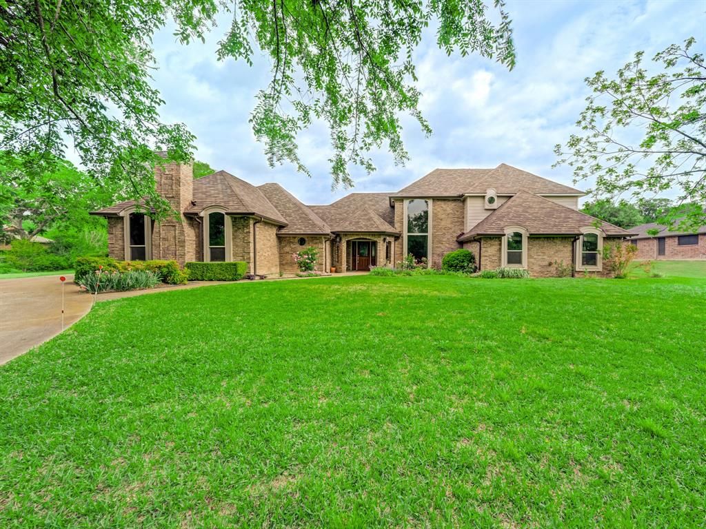 907 Red Oak Creek Drive