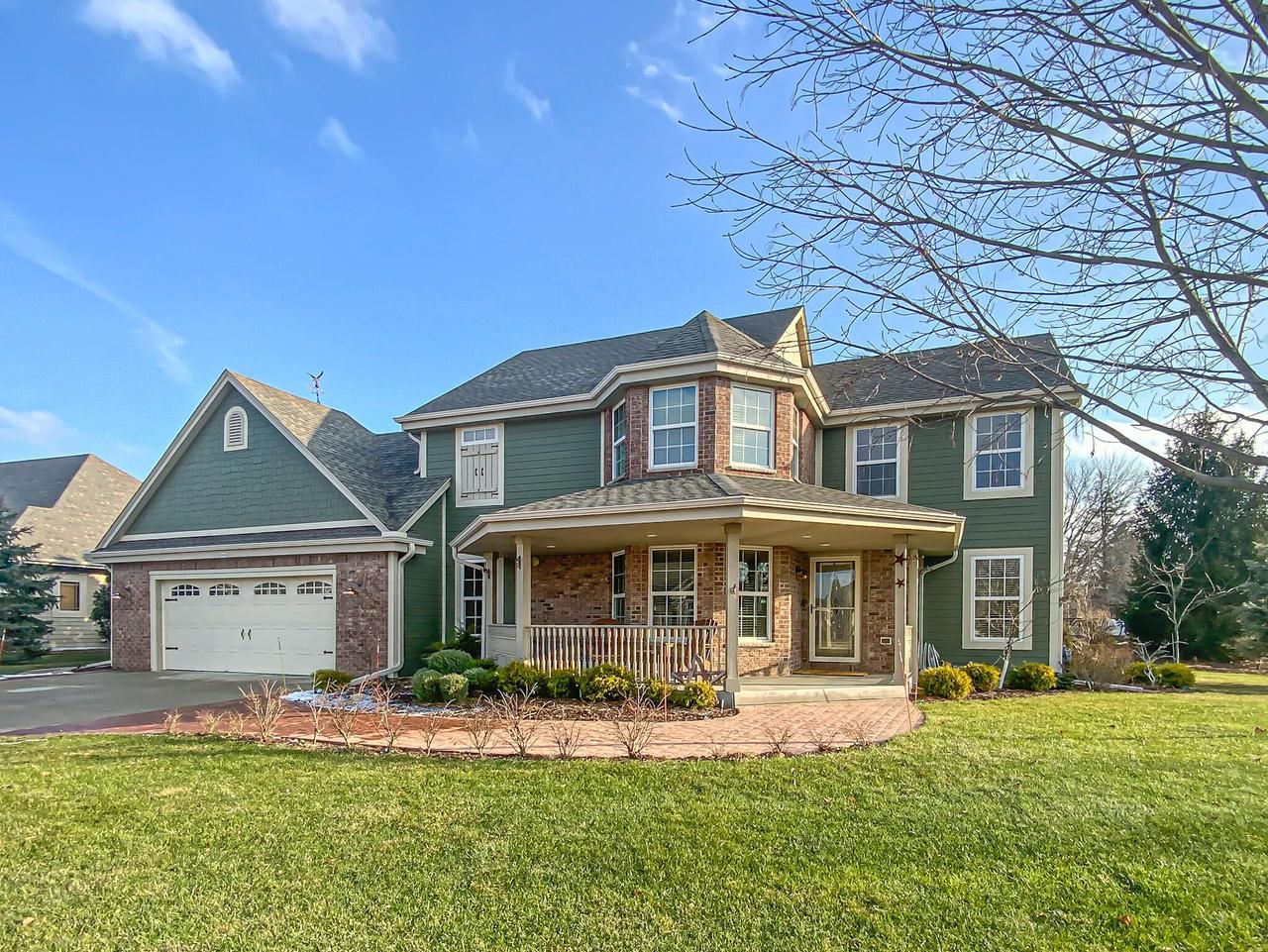 989 Prairieview Circle