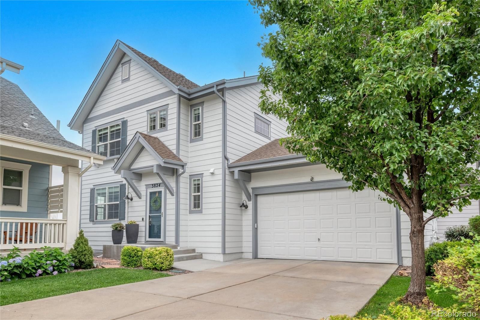 3824 Red Deer Trail B