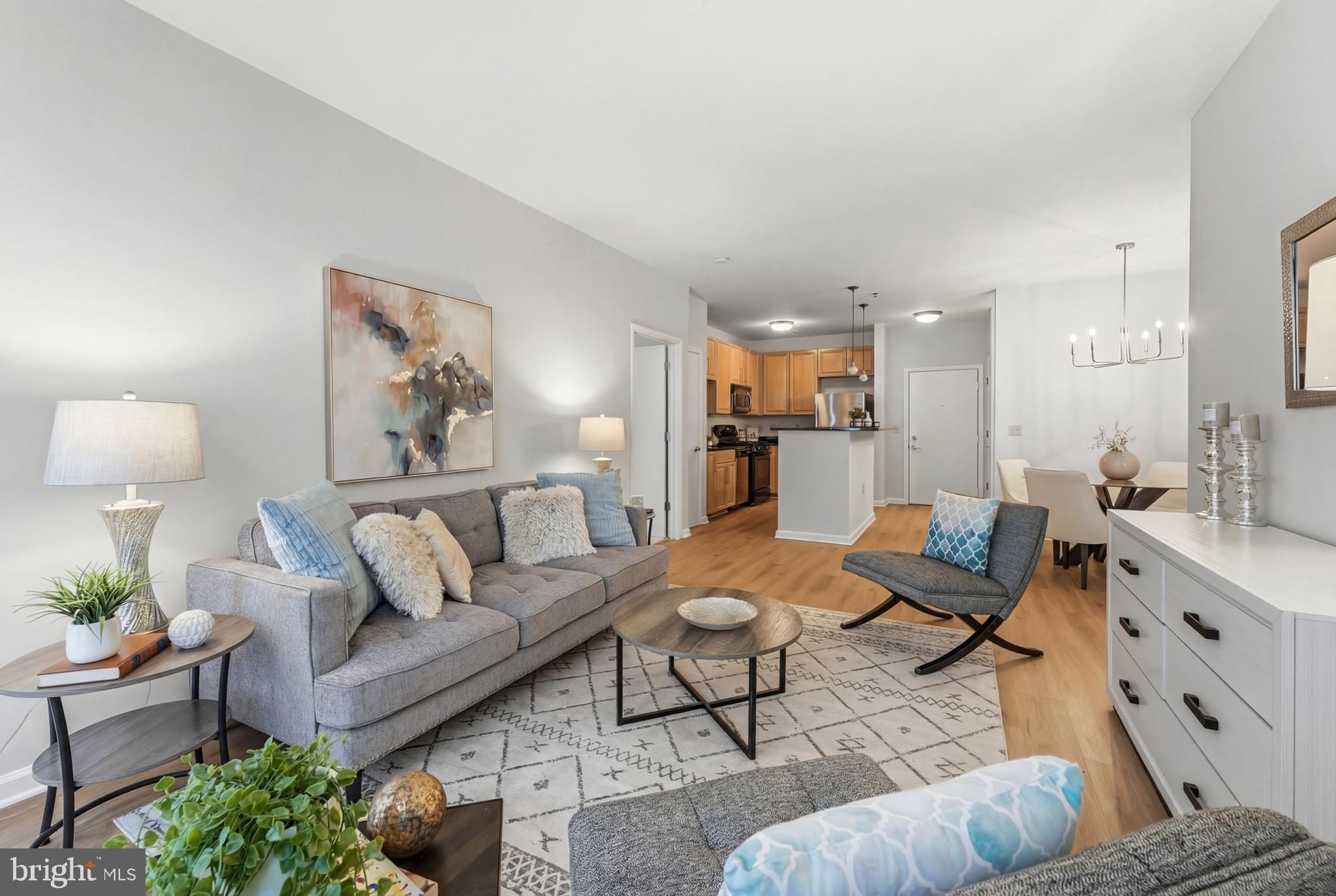1201 E West Highway 332