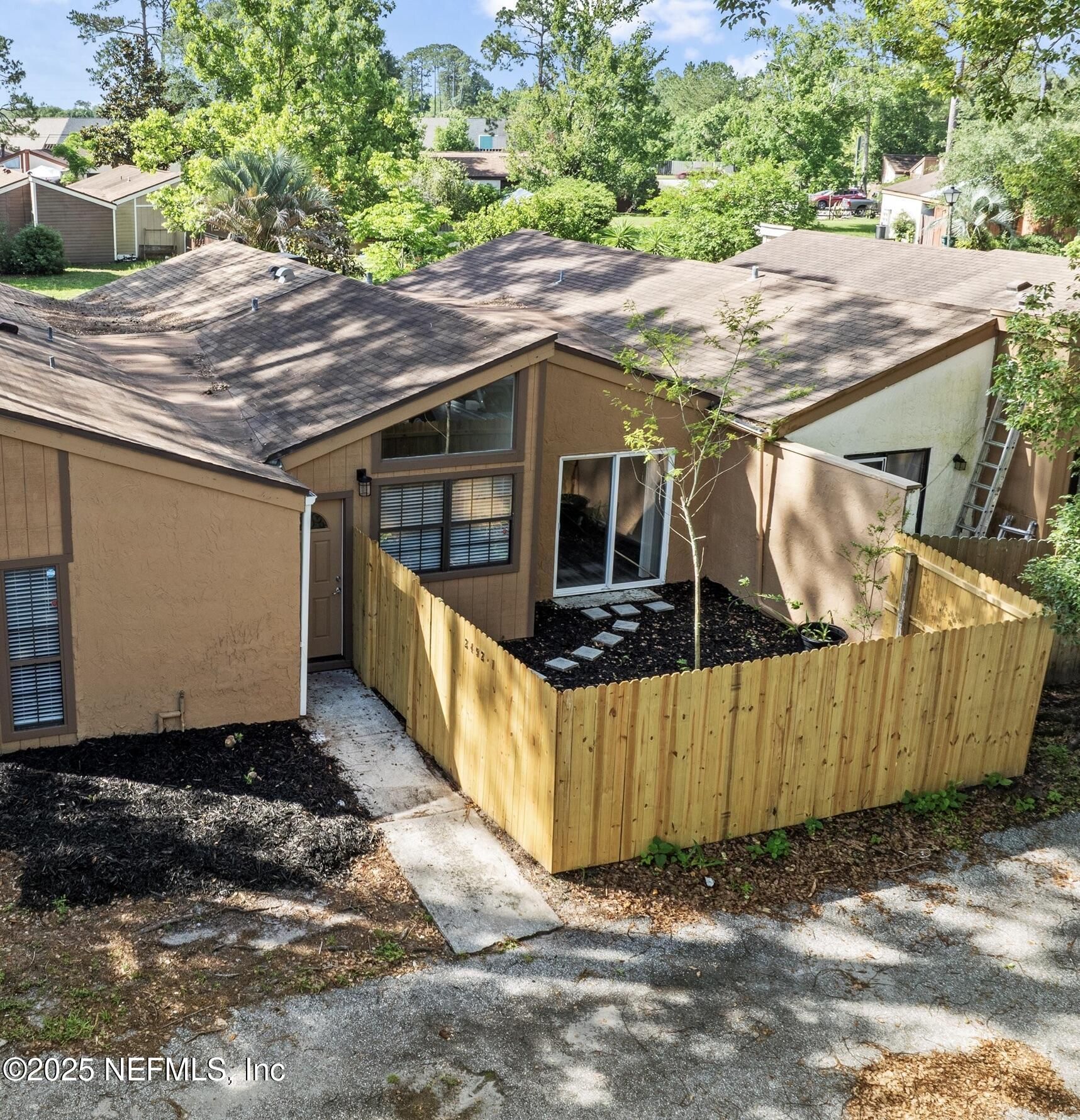 2492 Whispering Woods Boulevard UNIT 1