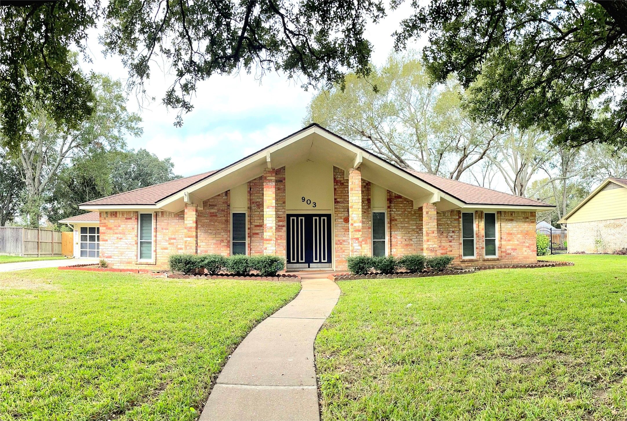 903 Carnation Street