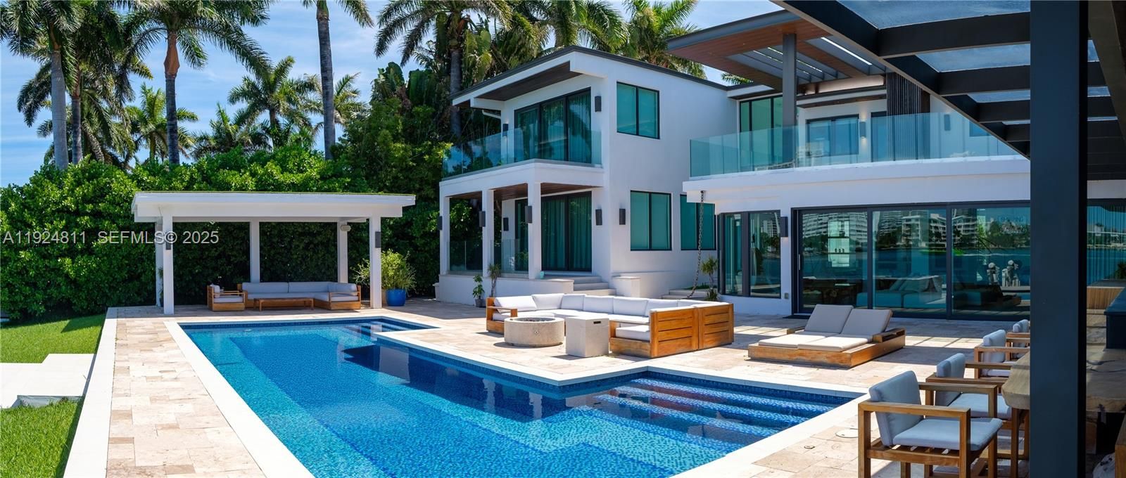 327 E Rivo Alto Drive