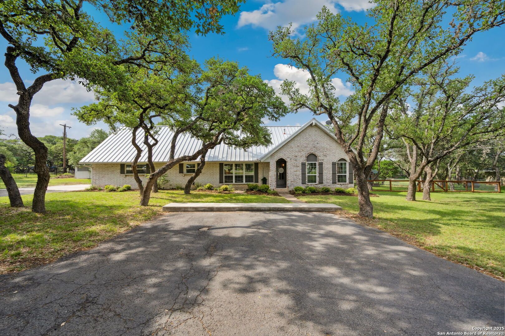 7904 N Verde