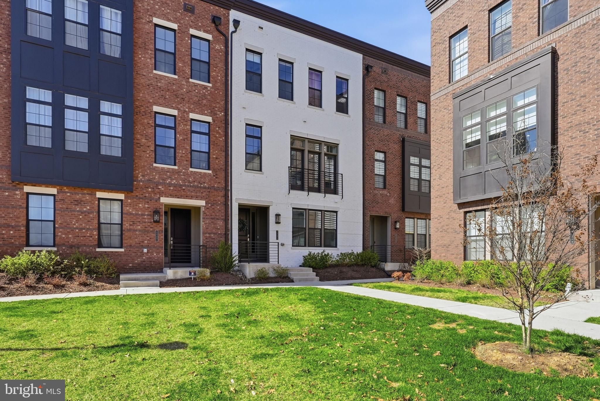 43403 Fifeville Square