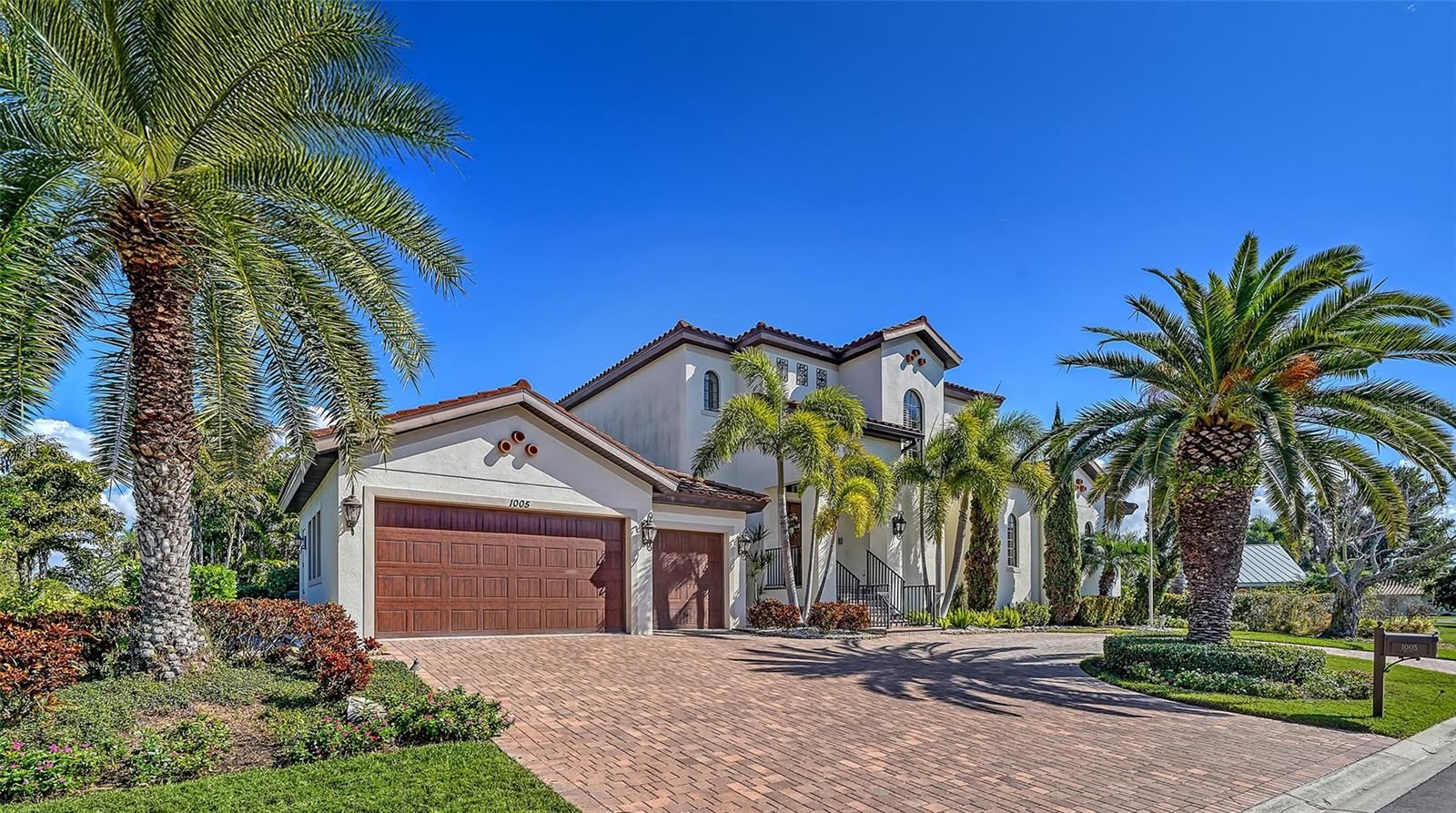 1005 Bogey Lane
