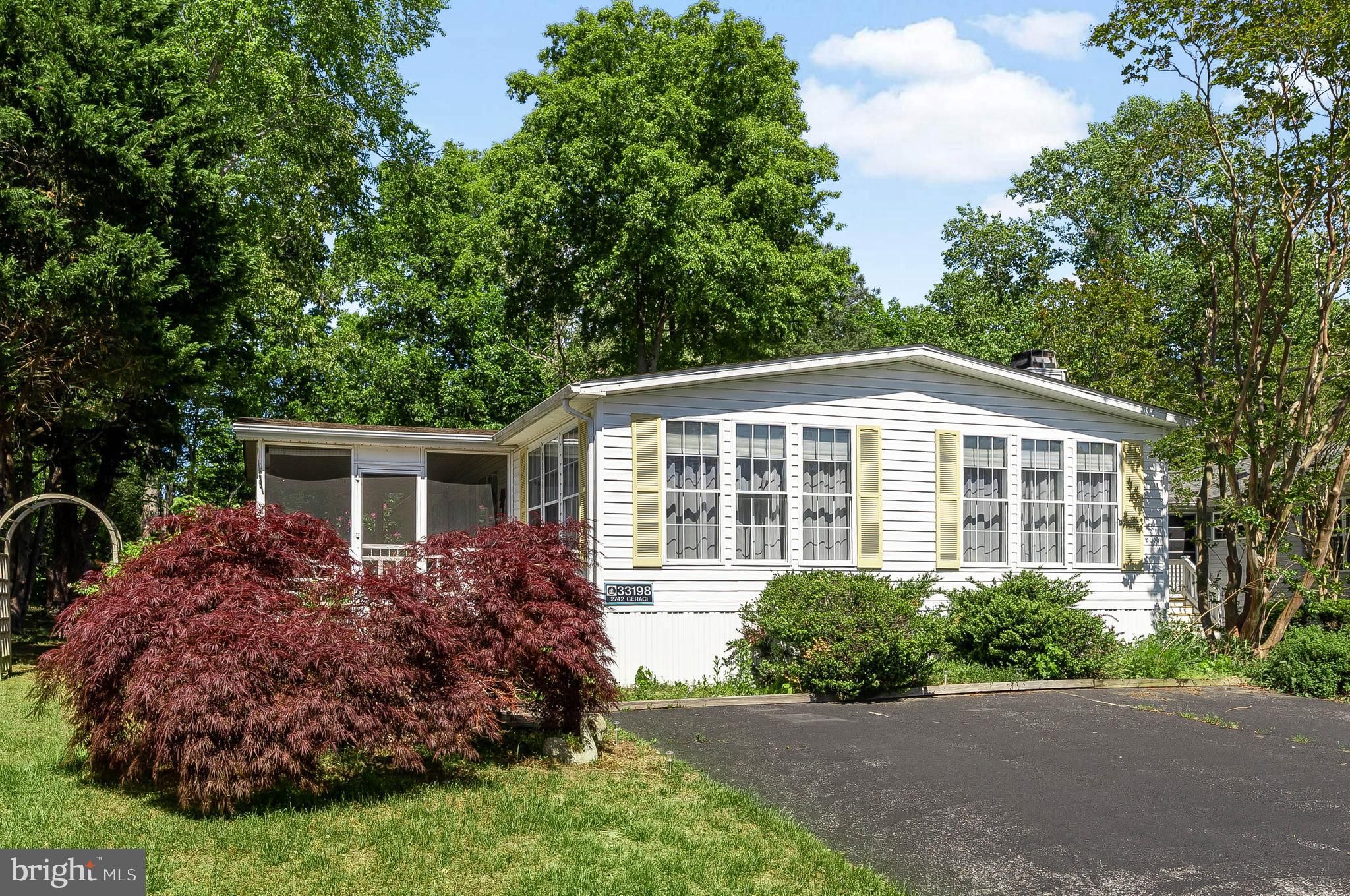 33198 Lakeshore Circle