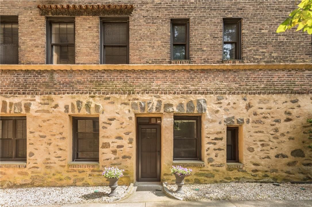 14 N Chatsworth Avenue 1H