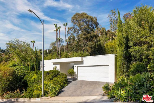 11115 Dona Pegita Drive