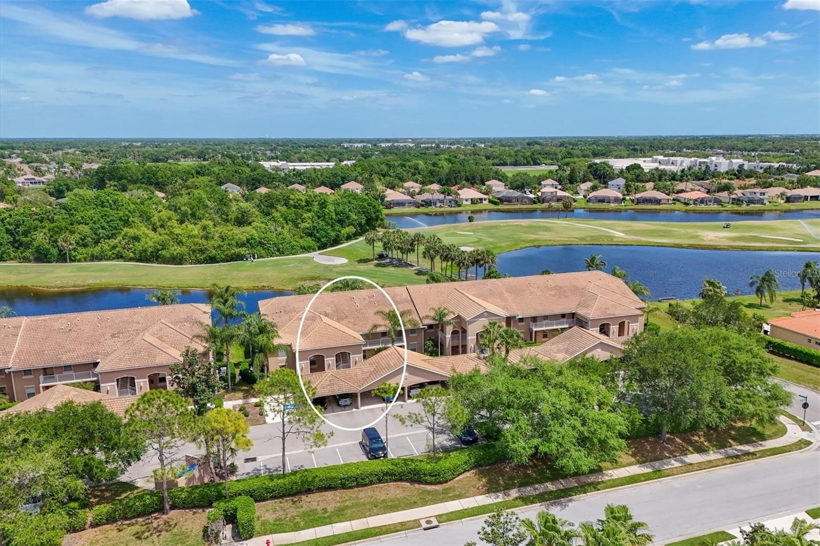 1011 Fairwaycove Lane 202