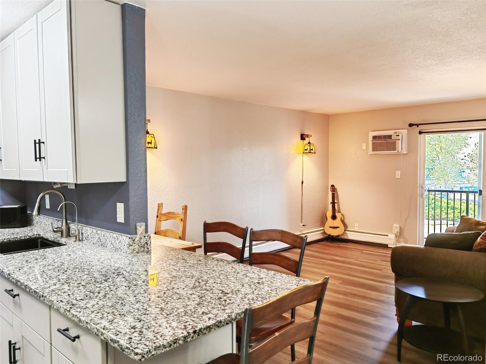 1200 Golden Circle 210