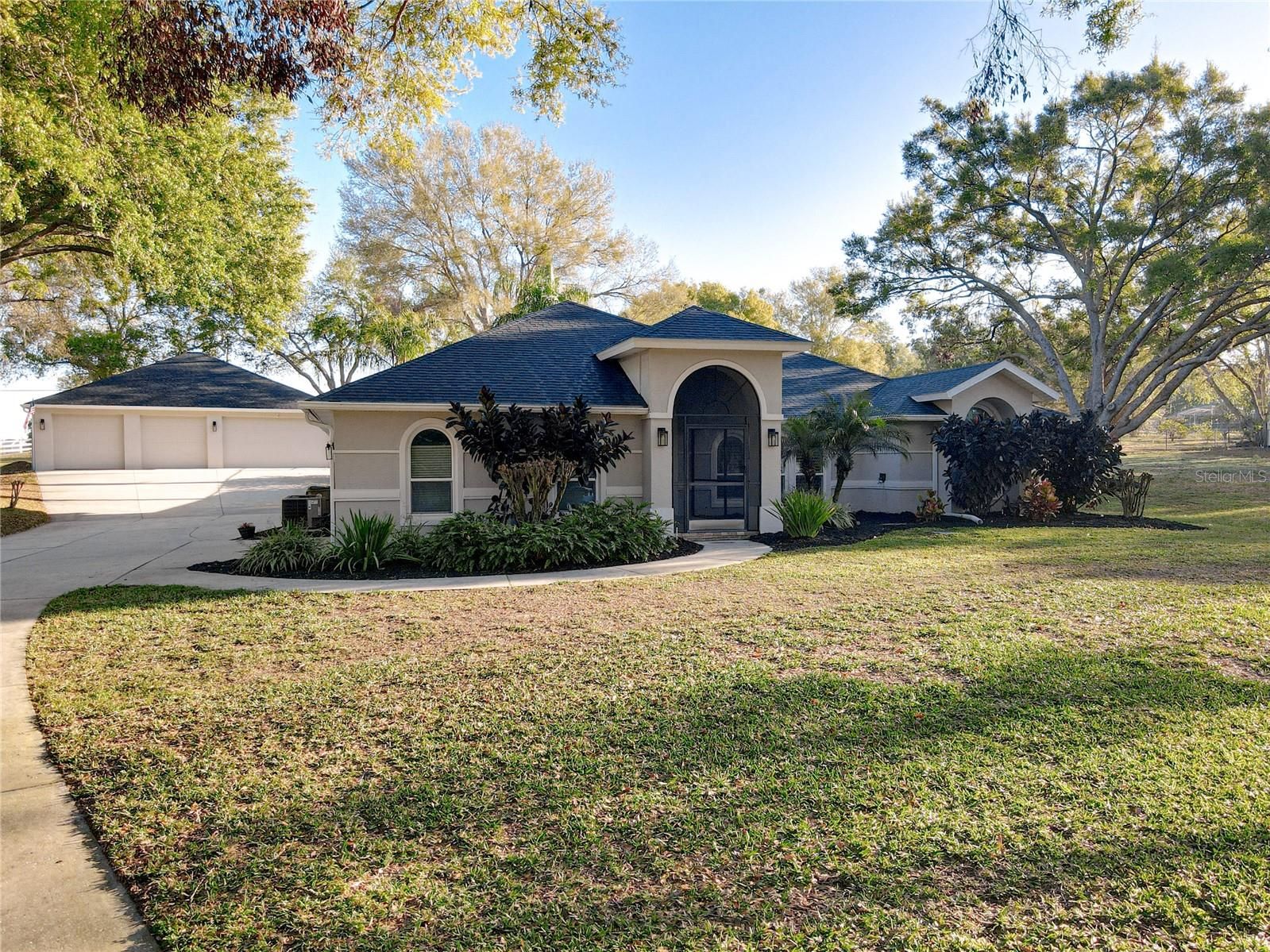 5813 Lake Emma Court