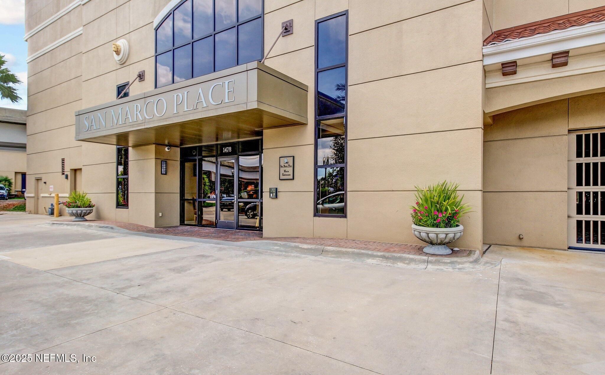 1478 Riverplace Boulevard 1607