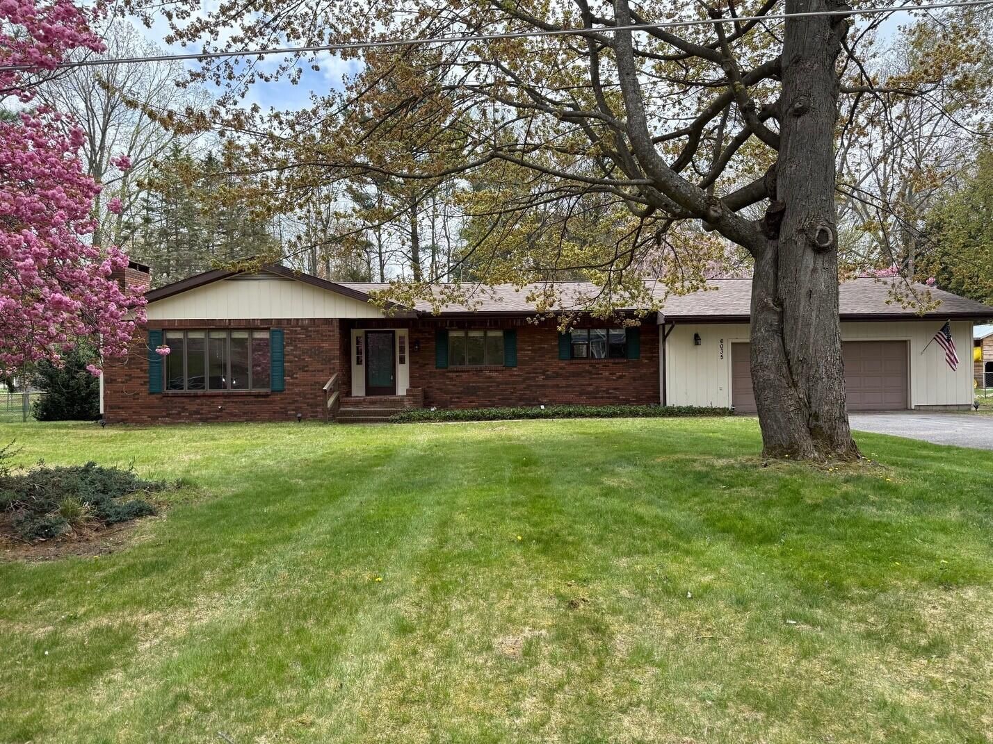 6035 W Trails End Road