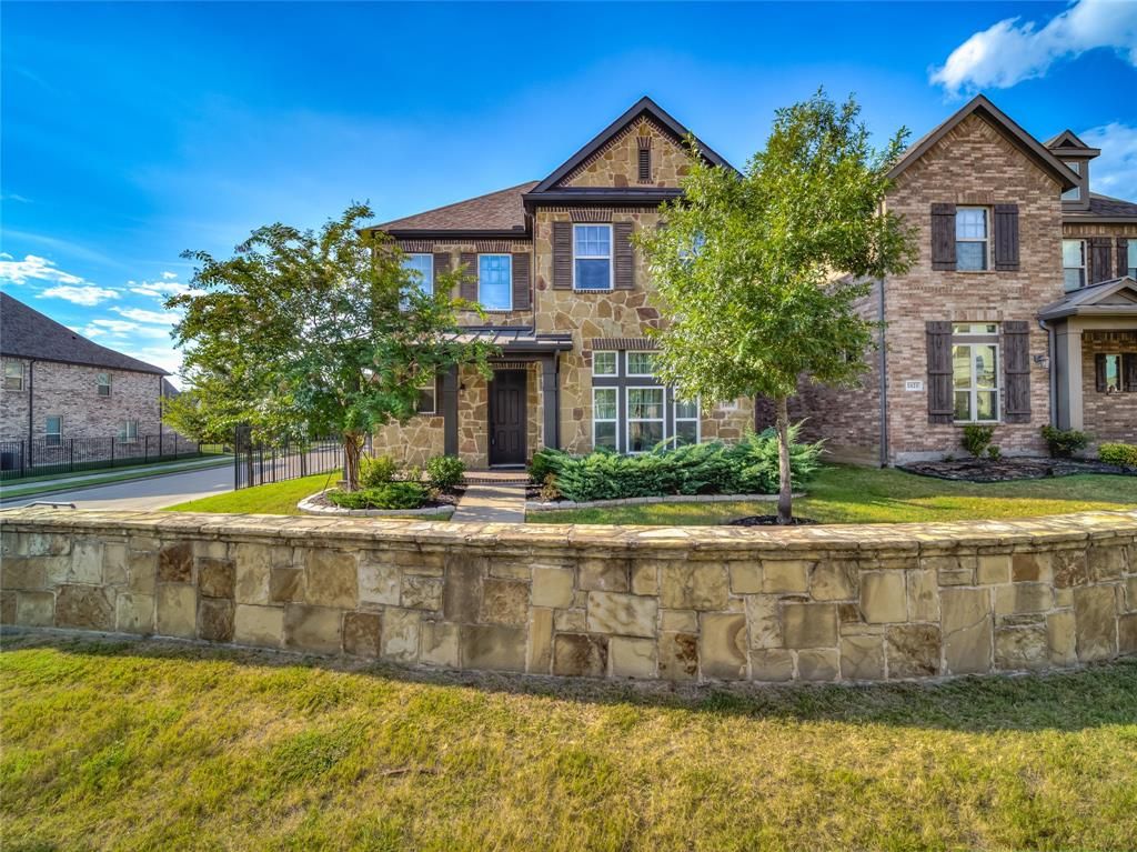1019 Devonshire Drive