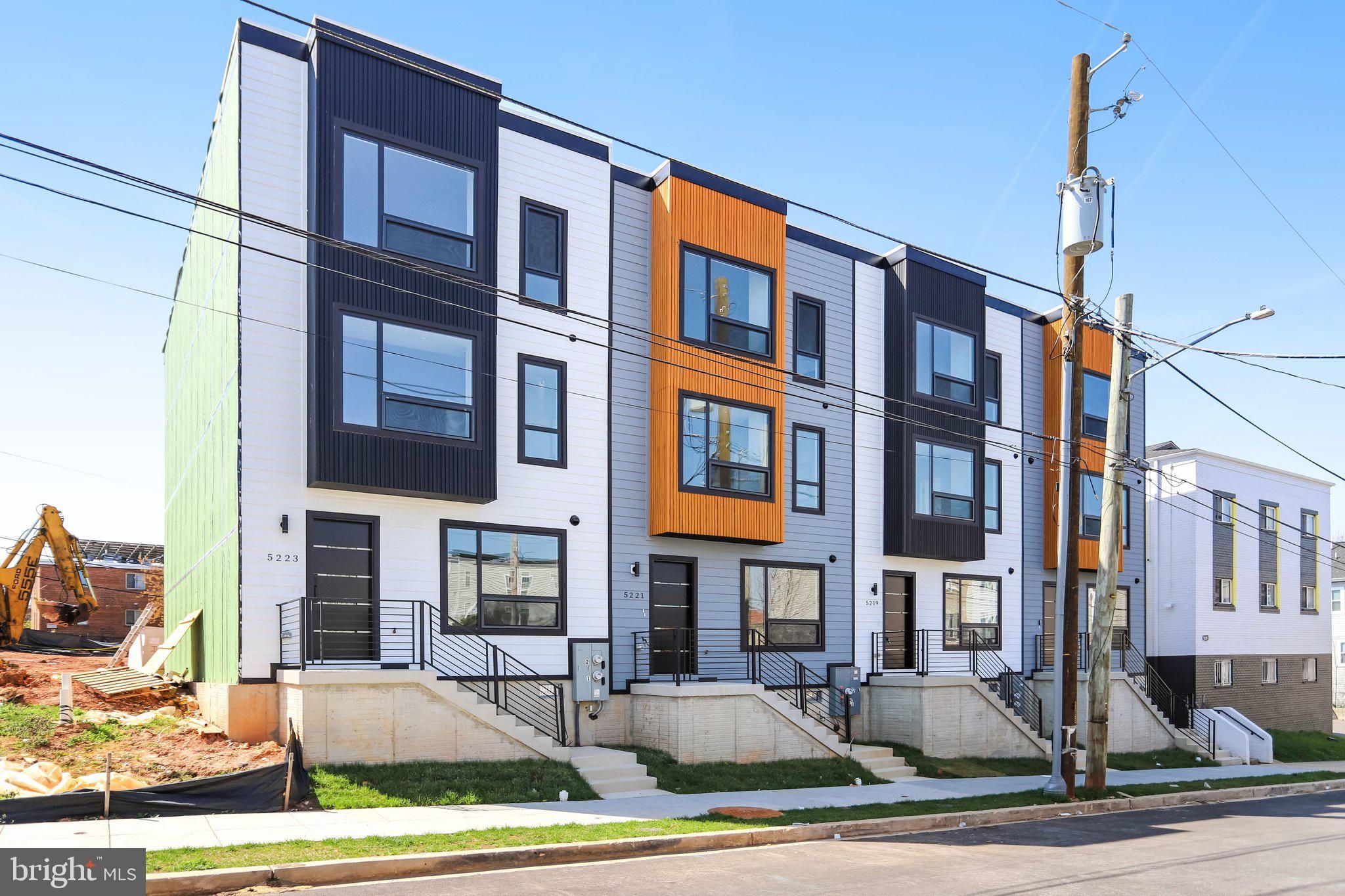 5221 F Street Se
