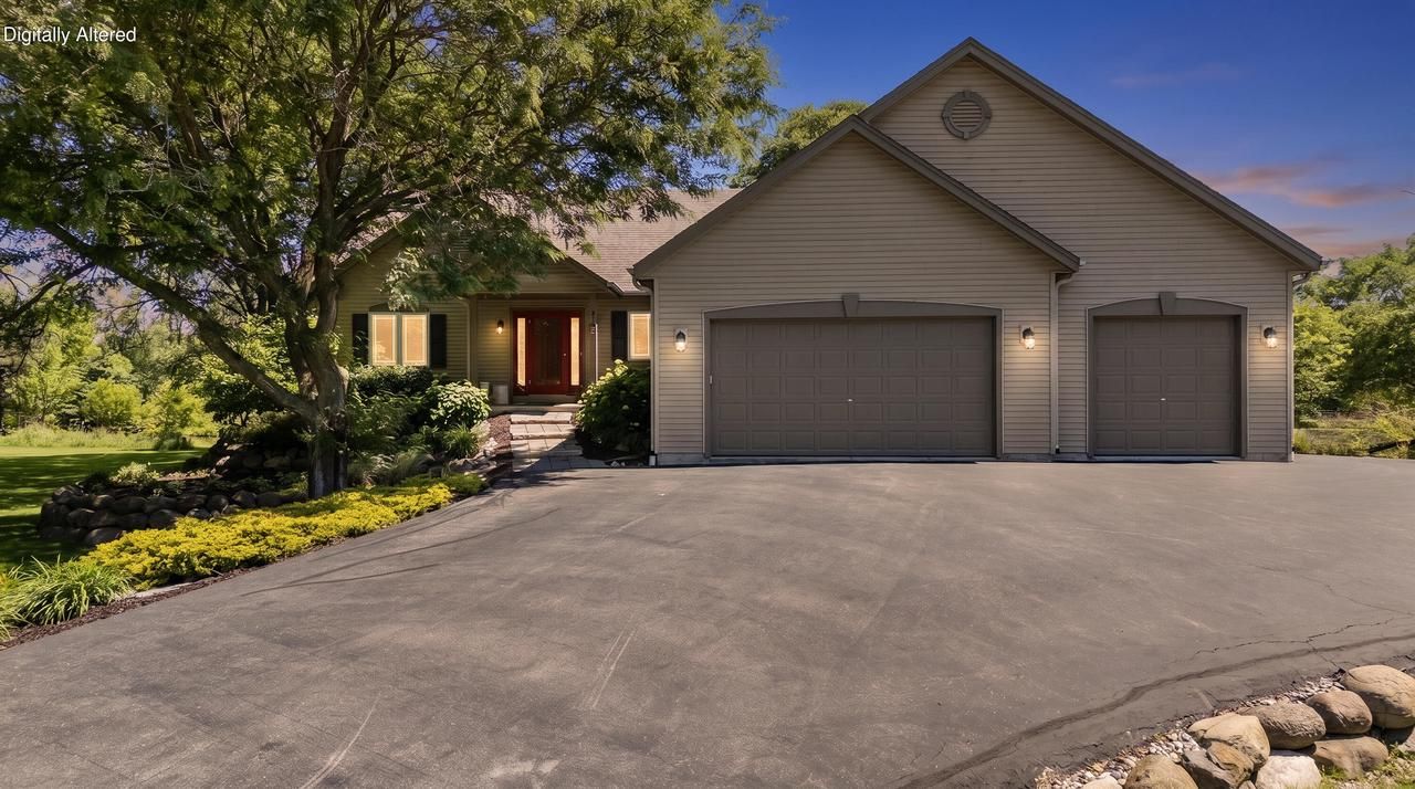 21604 W Bonnie Lane