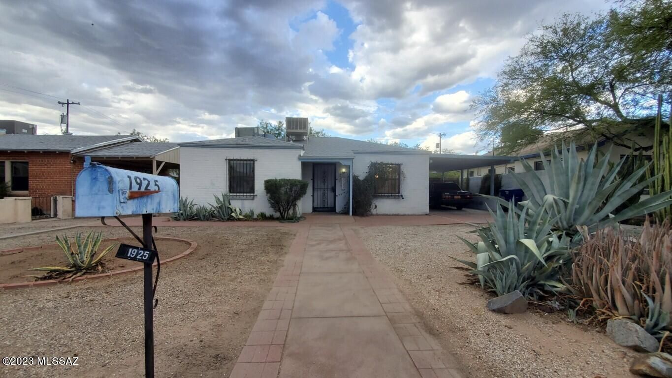 1925 E Silver Street