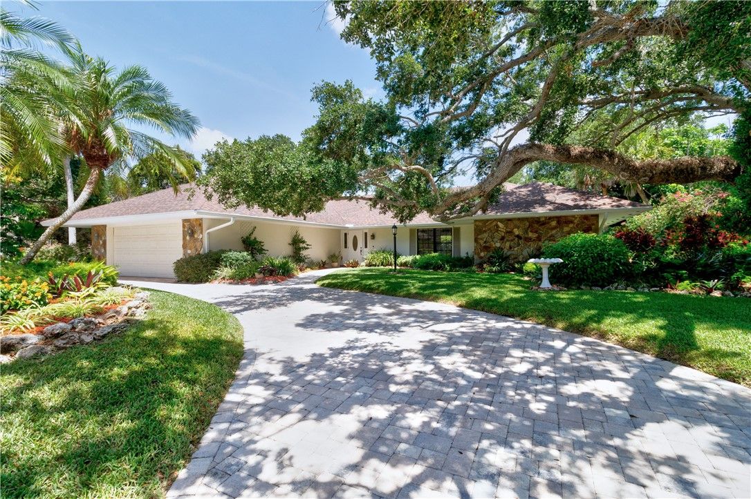 1160 Leeward Lane