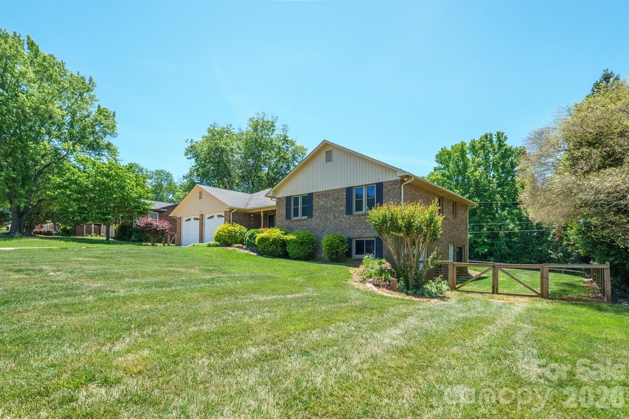 725 Sunridge Drive 18
