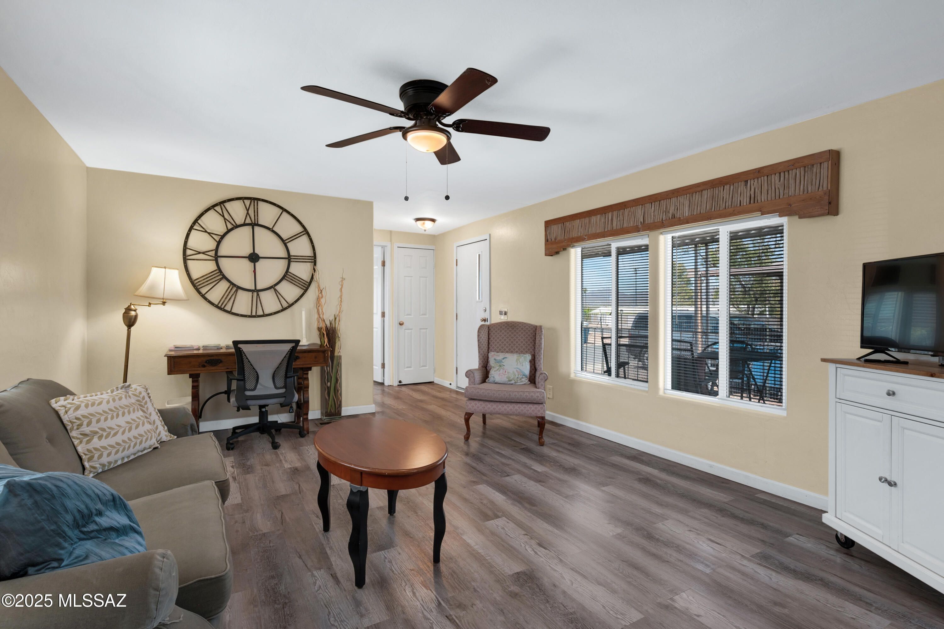 1924 W Desert Broom Lane