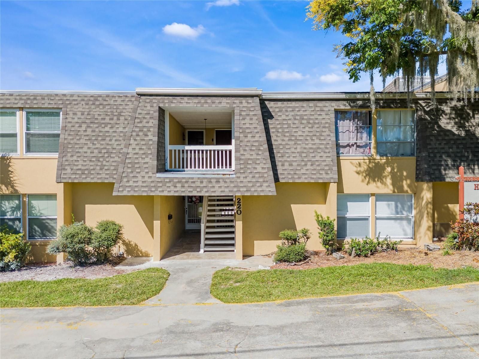 220 E Desoto Street 4