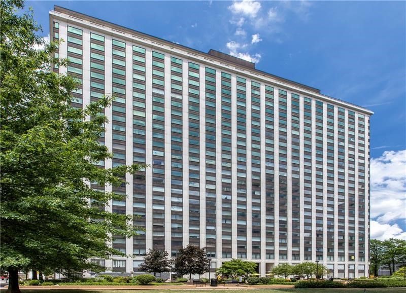 320 Fort Duquesne Blvd 7M
