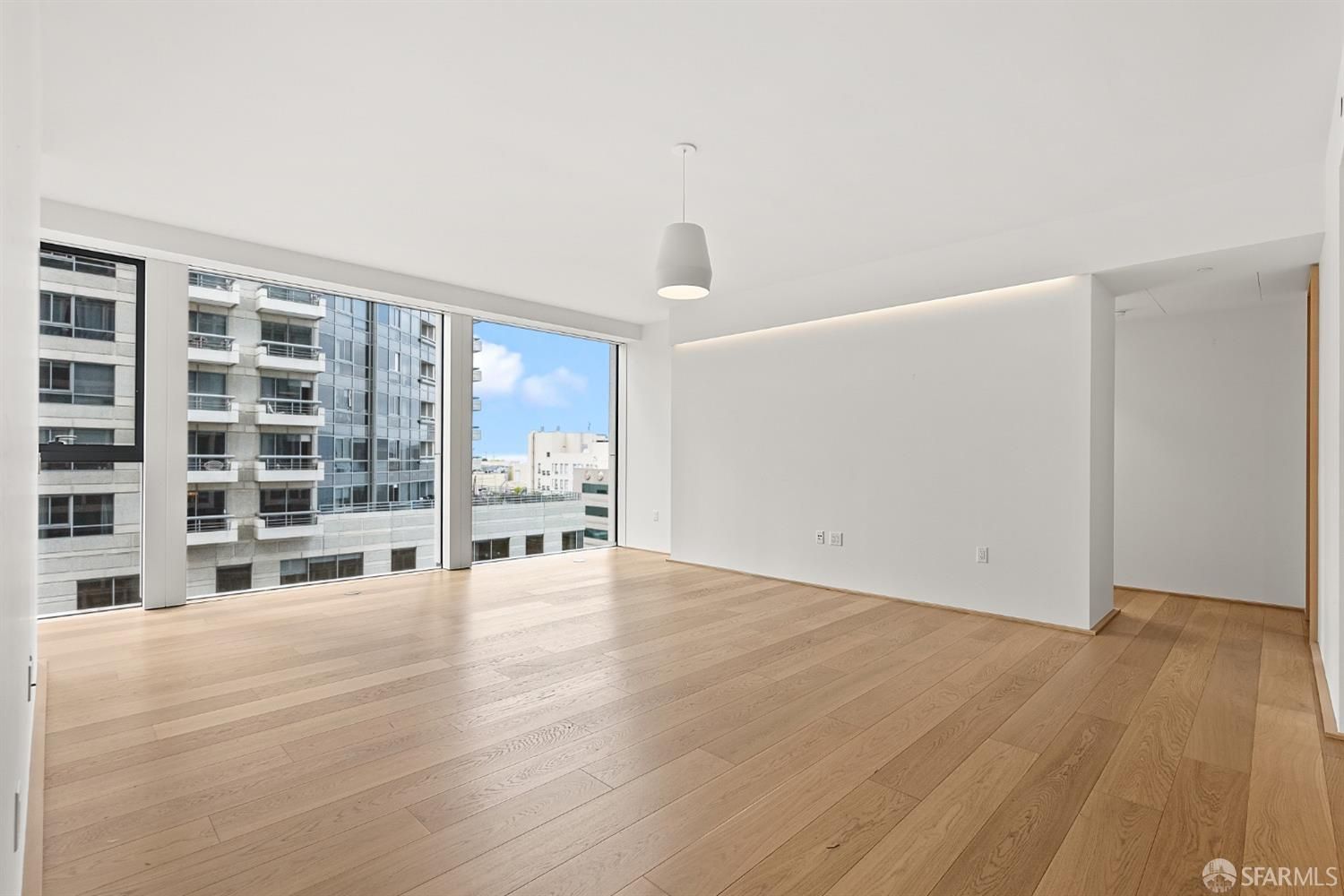 1 Steuart Lane 905