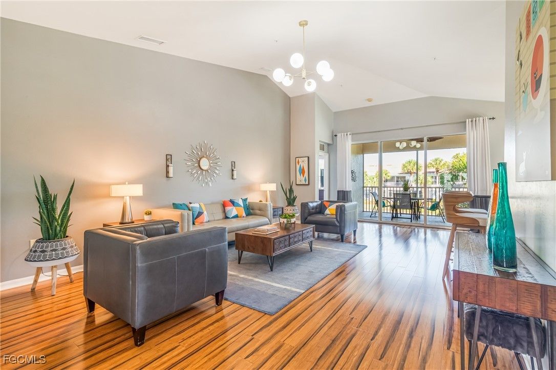 11621 Navarro Way 1901