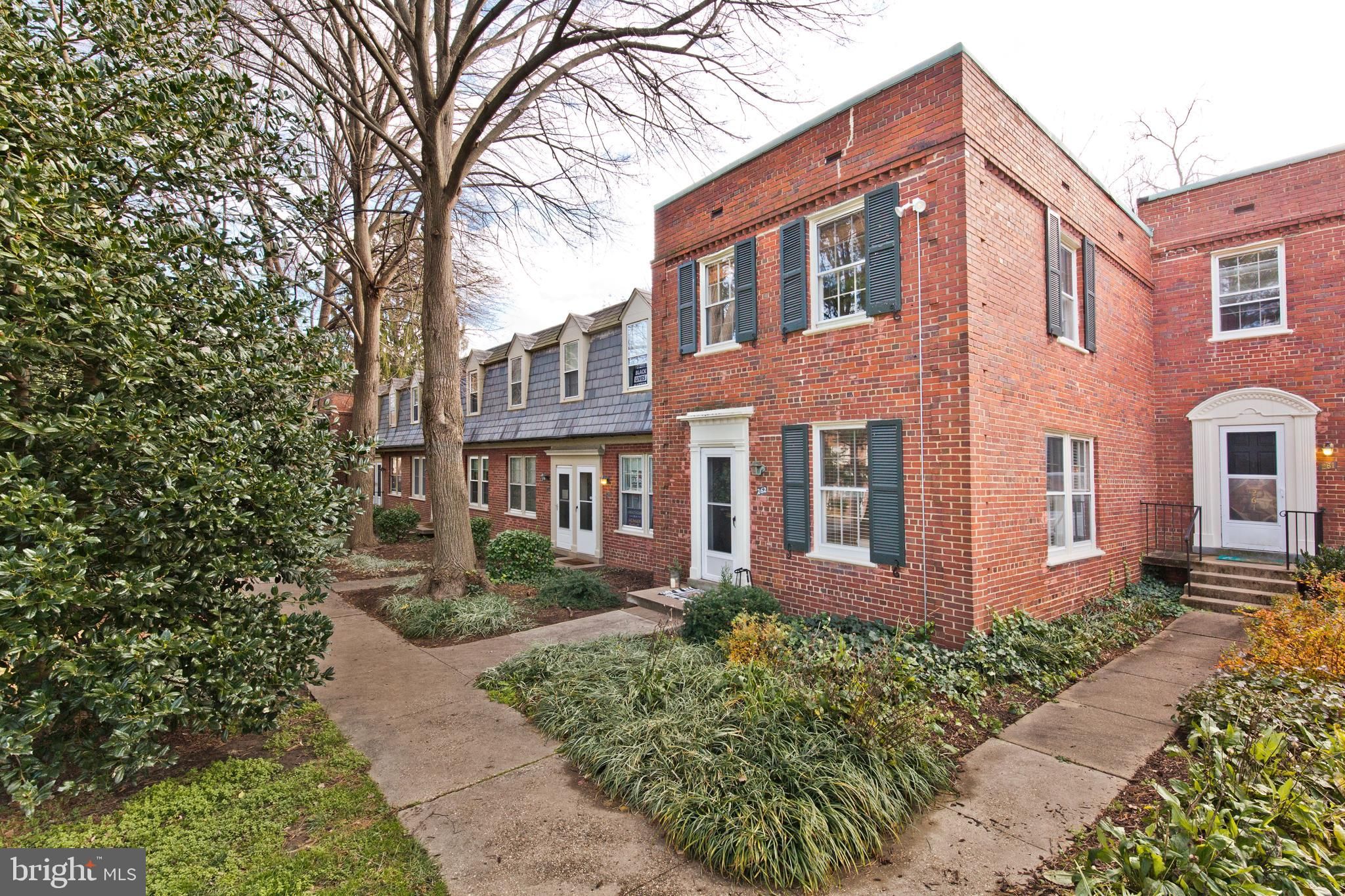 Arlington Village Arlington Va Homes For Sale Real Estate Neighborhoods Com