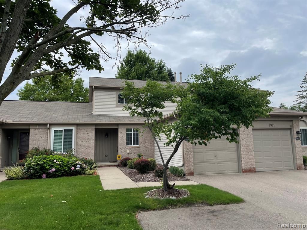 6921 Deerhurst Drive