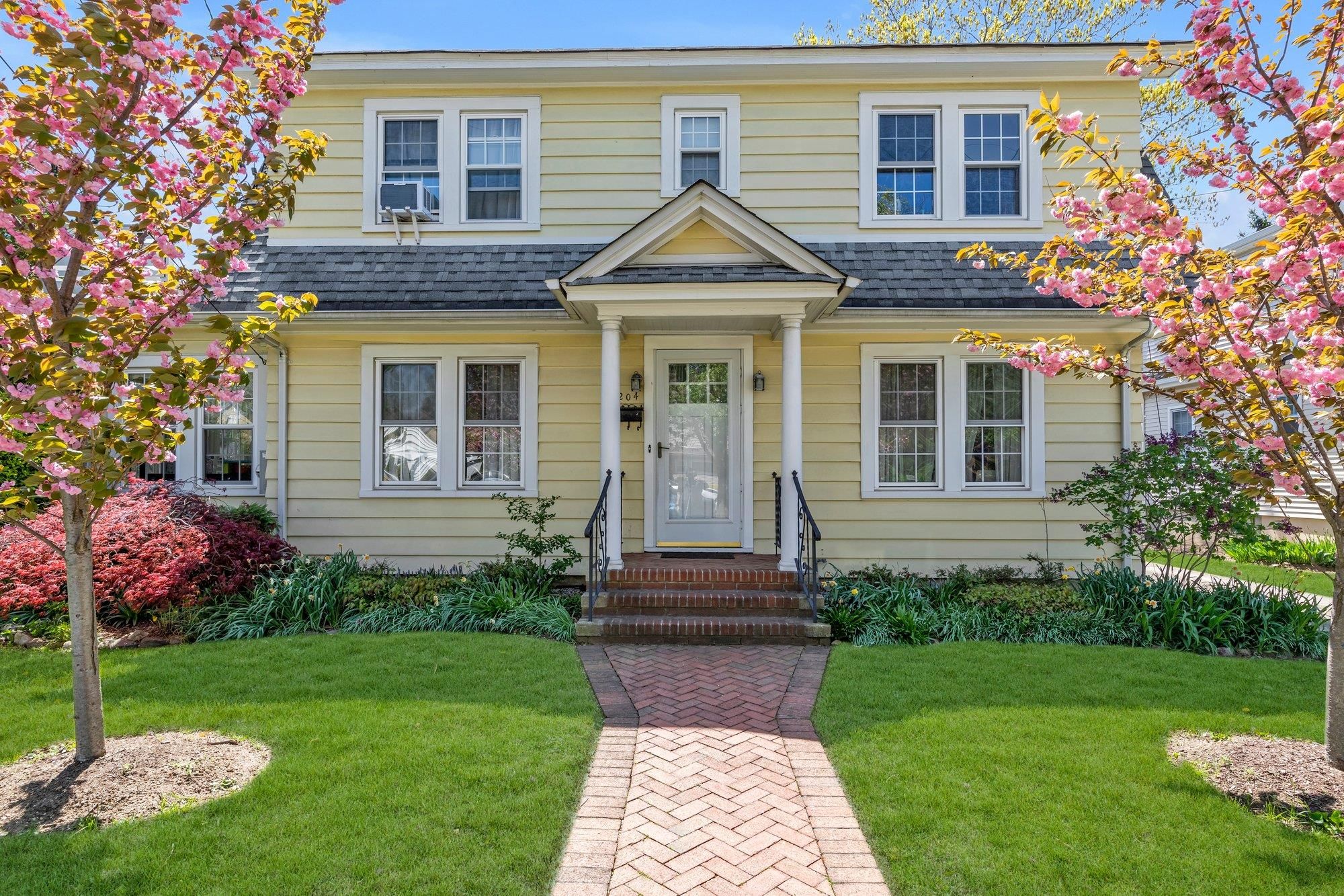204 Hewlett Avenue