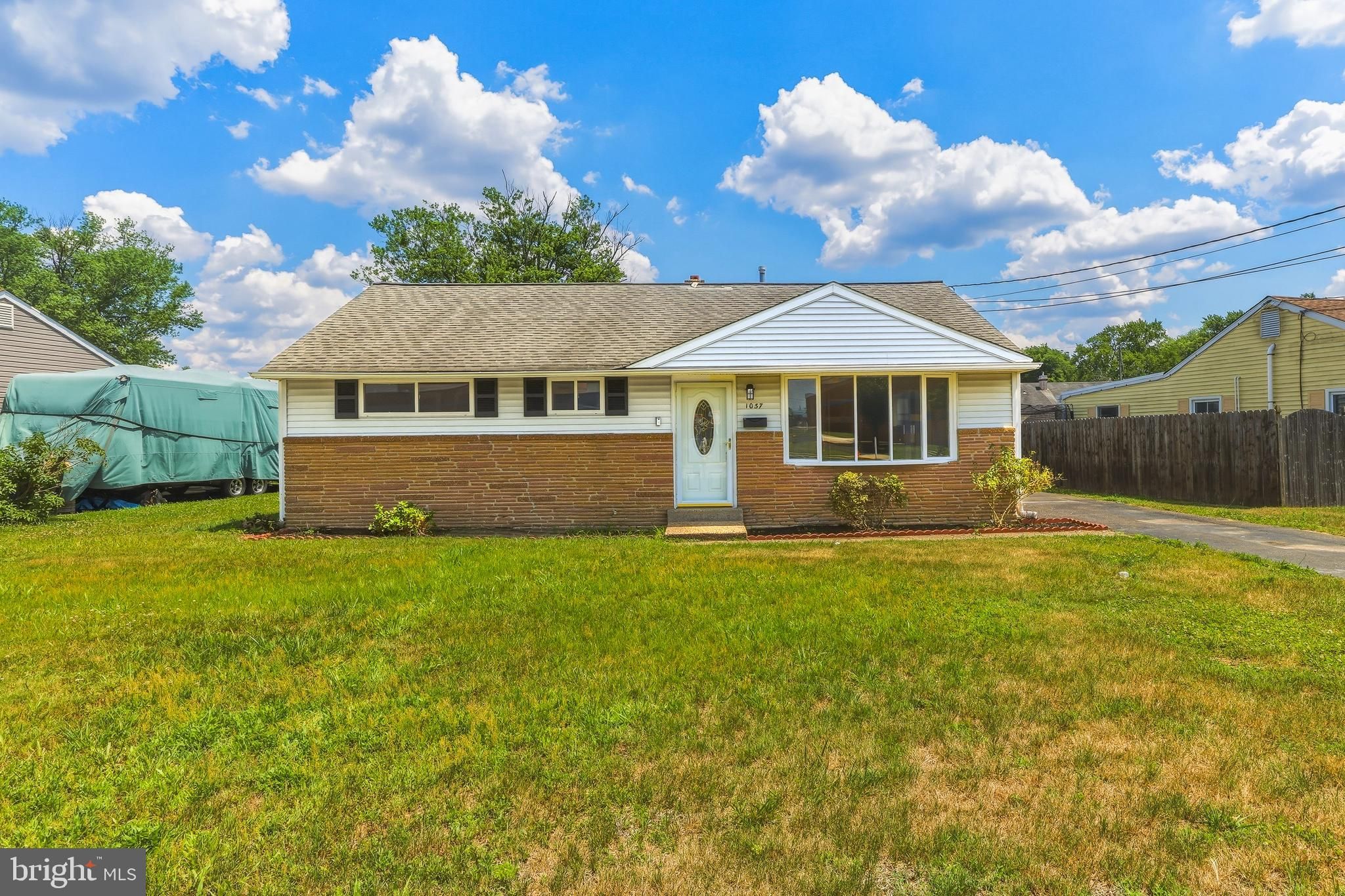1037 Monmouth Road