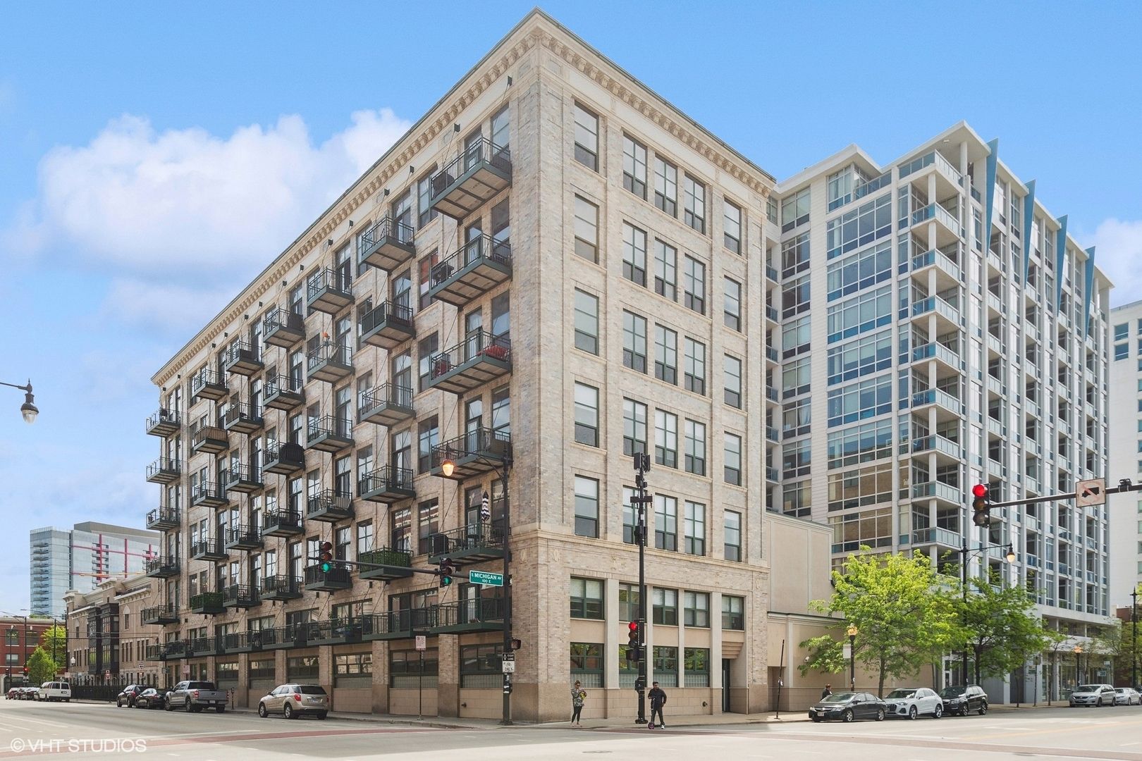 1801 S Michigan Avenue 402