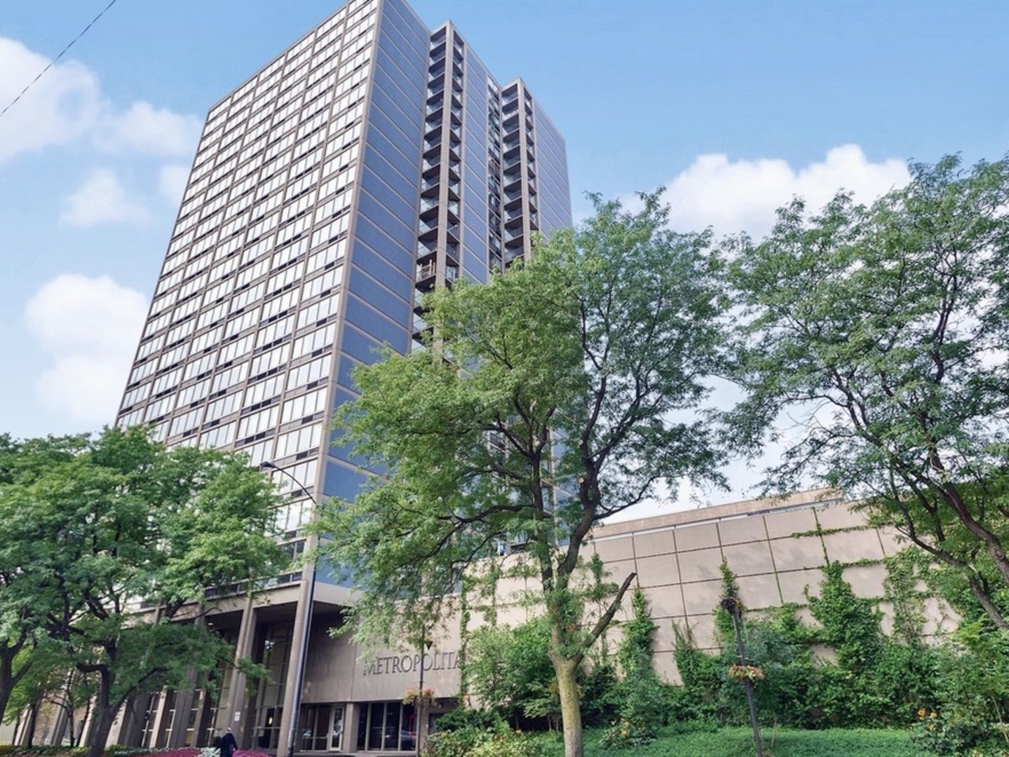 5320 N Sheridan Road 407