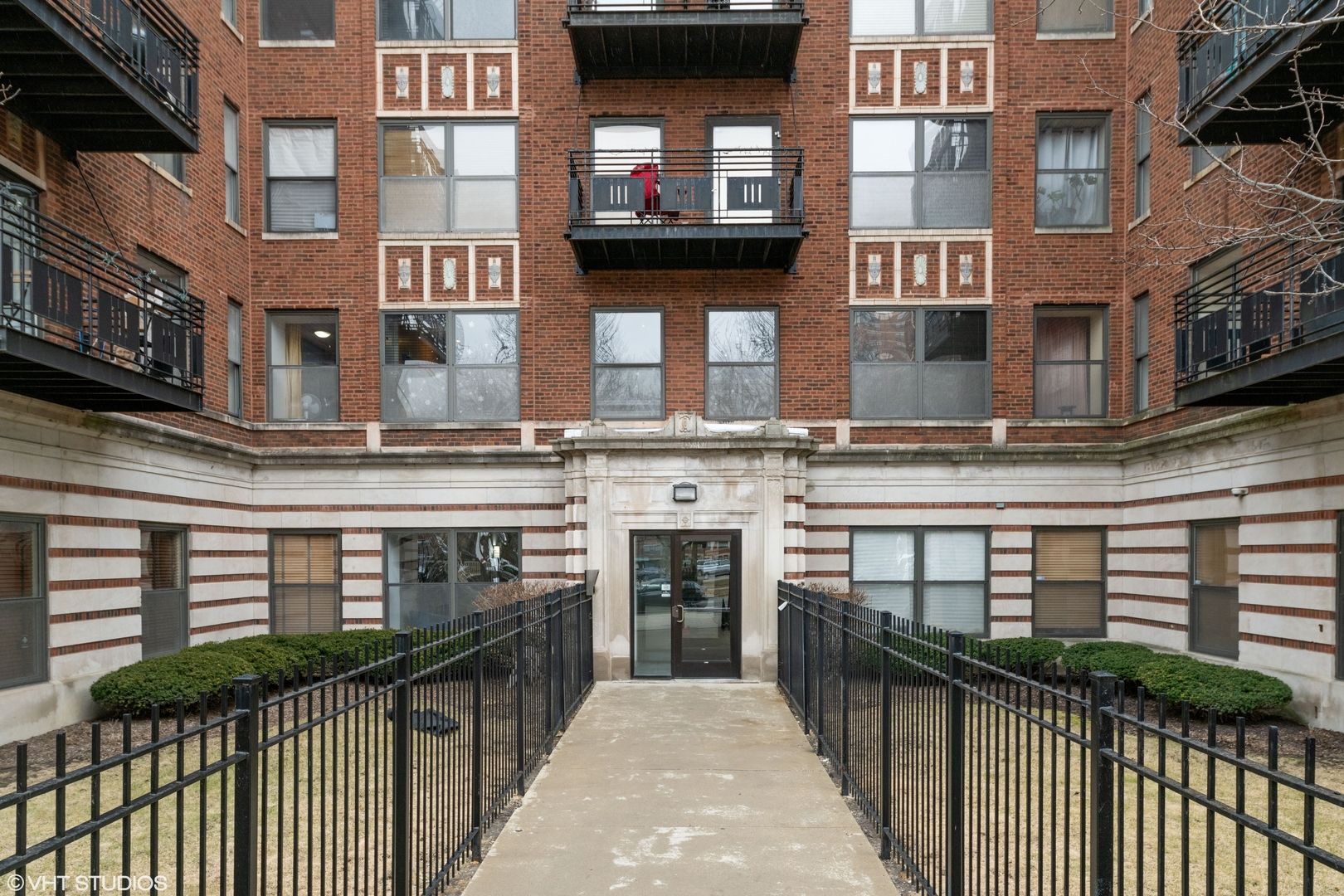 4537 S Drexel Boulevard 204