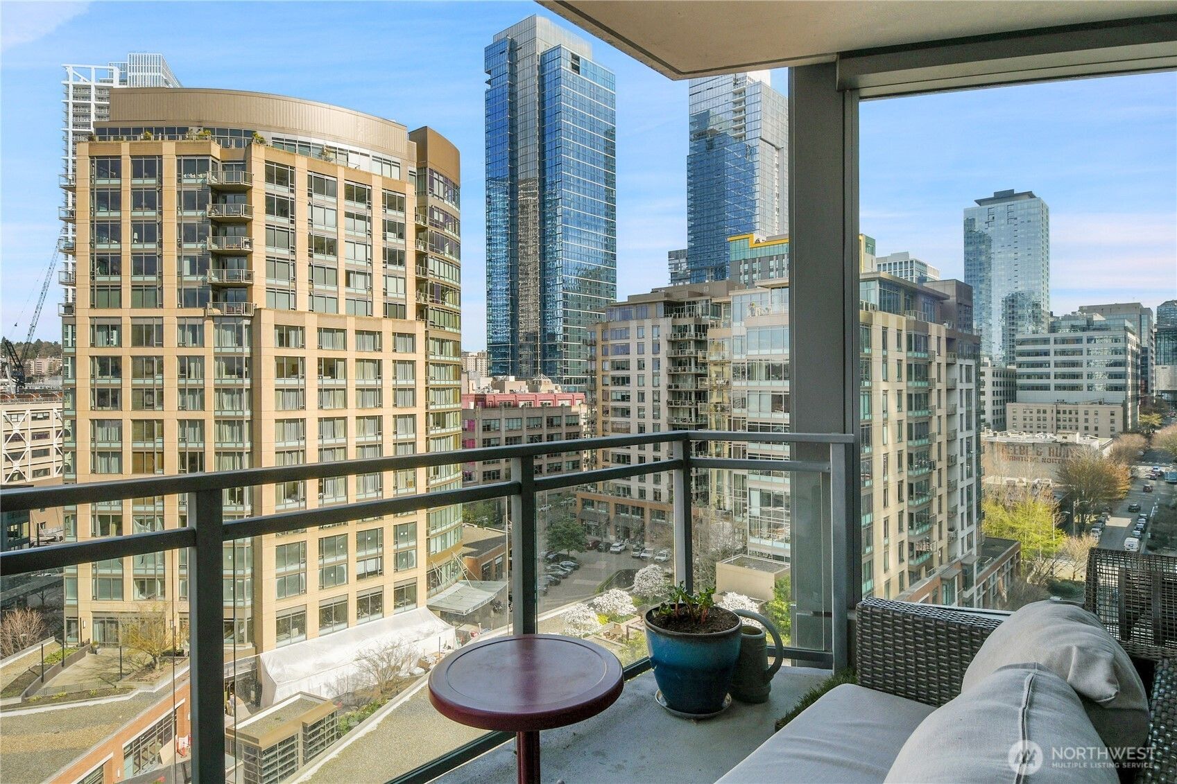 820 Blanchard 1105