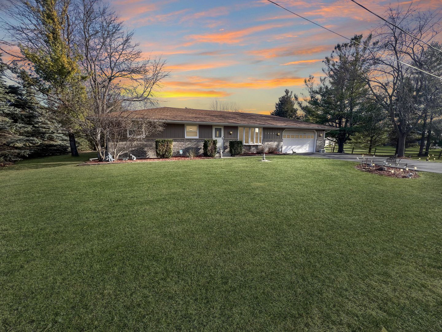 38689 N Boulevard View Avenue