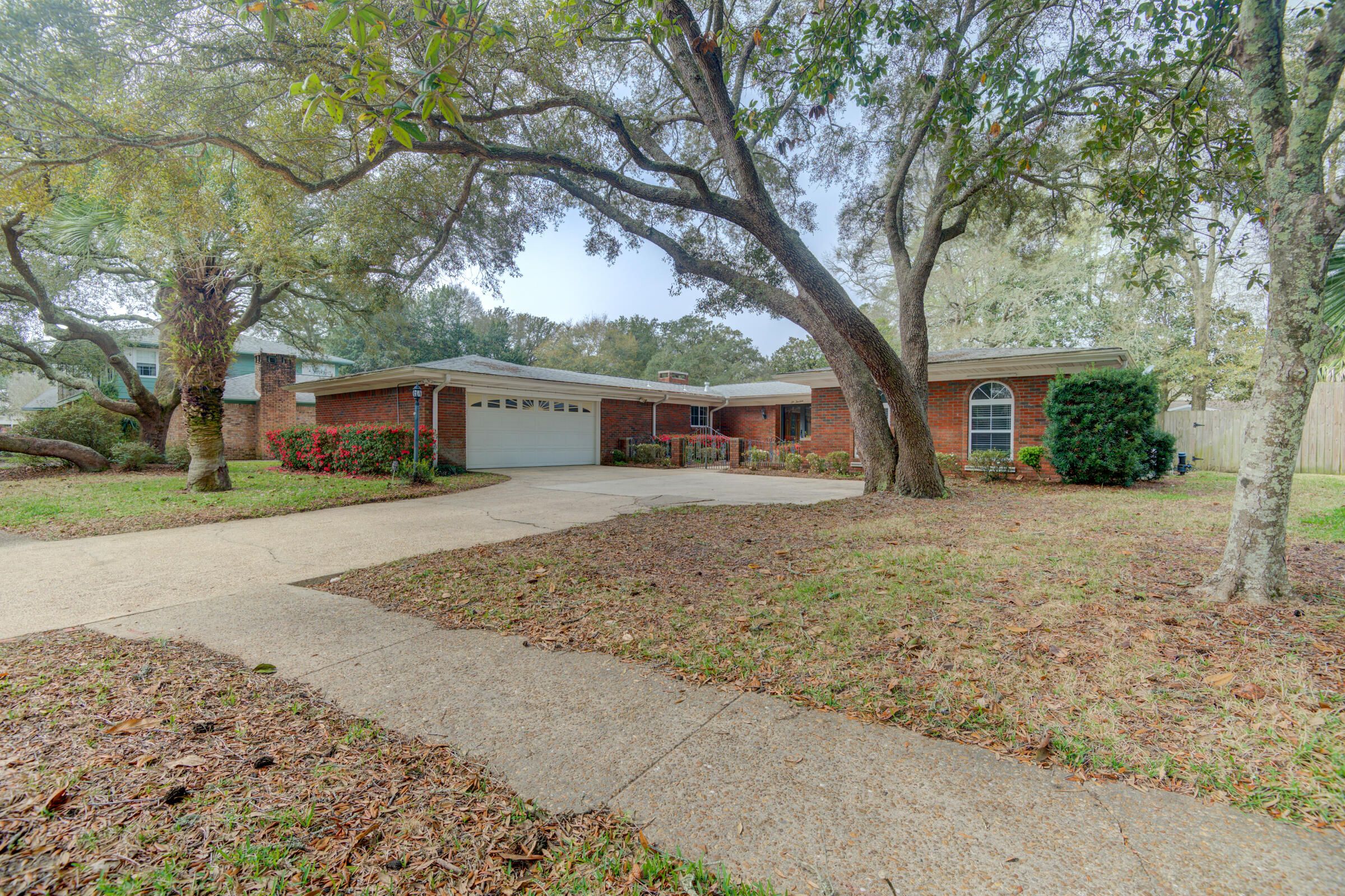 613 Ne Cambridge Avenue