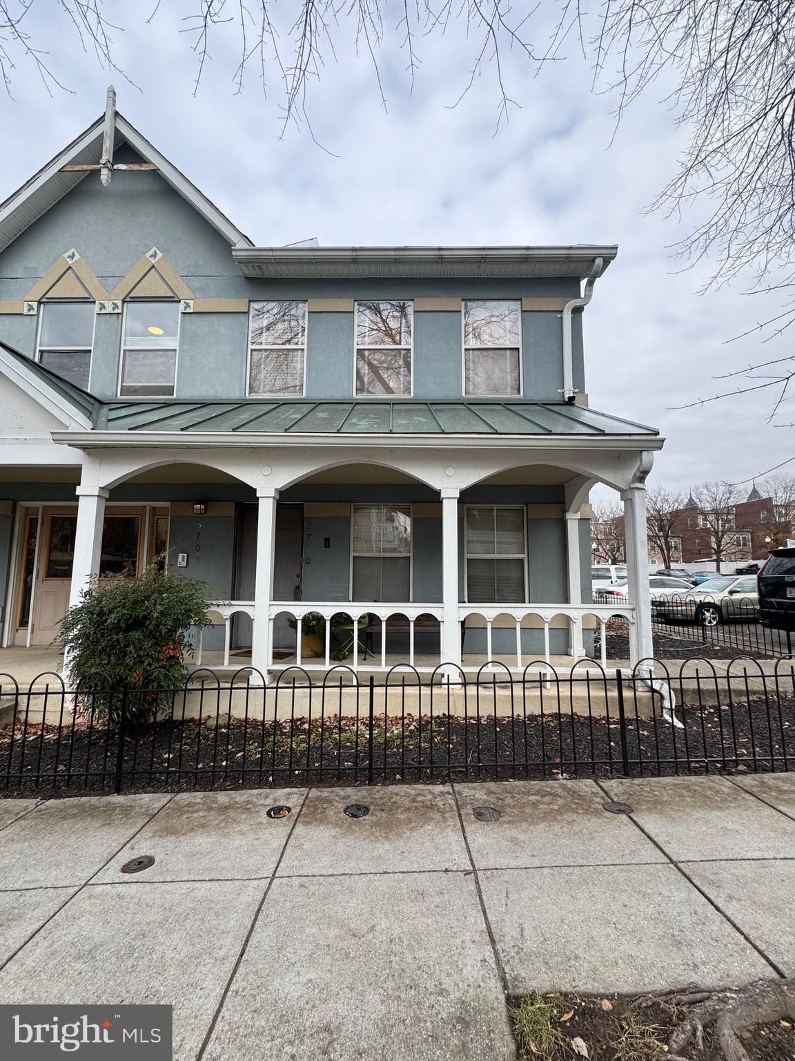3710 Roosevelt Place Ne 3710