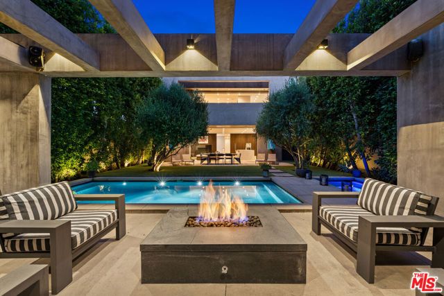 607 N Alta Vista Boulevard