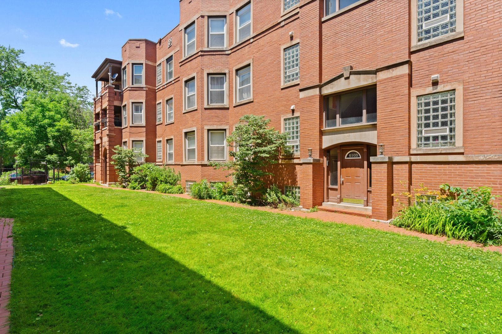 6103 S Kimbark Avenue 3E